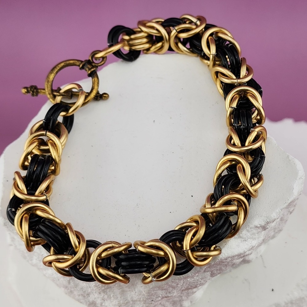 Black Gold Tone Chainmaille Bracelet Rubber Rings Woven Statement Toggle Clasp